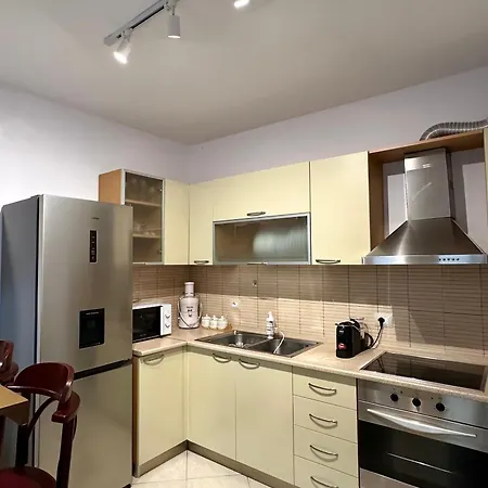 Olis Place * Τίρανα