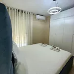 Olis Place 地拉那